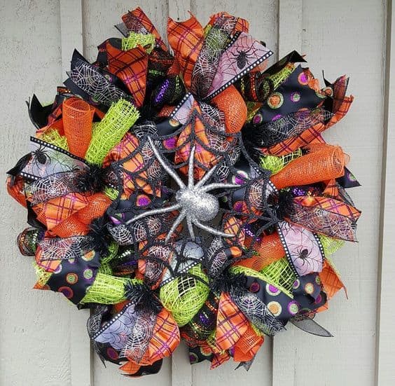 75+ Elegantly Spooky DIY Halloween Wreaths - FeltMagnet