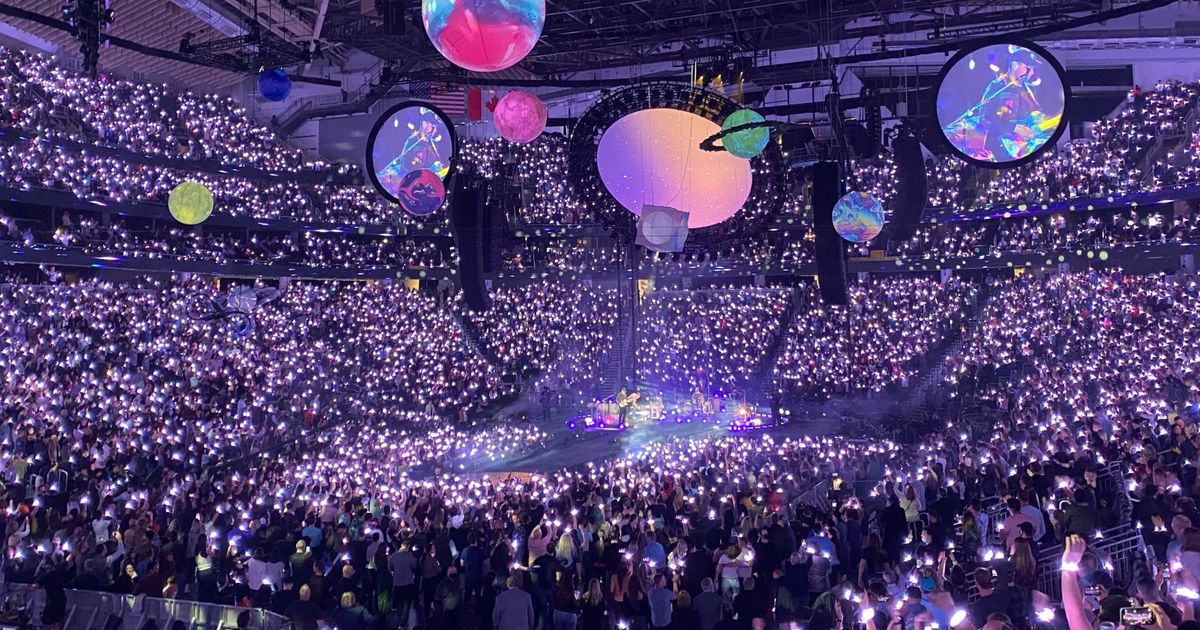 Review: Coldplay spectacular pulls Climate Pledge Arena into the center ...