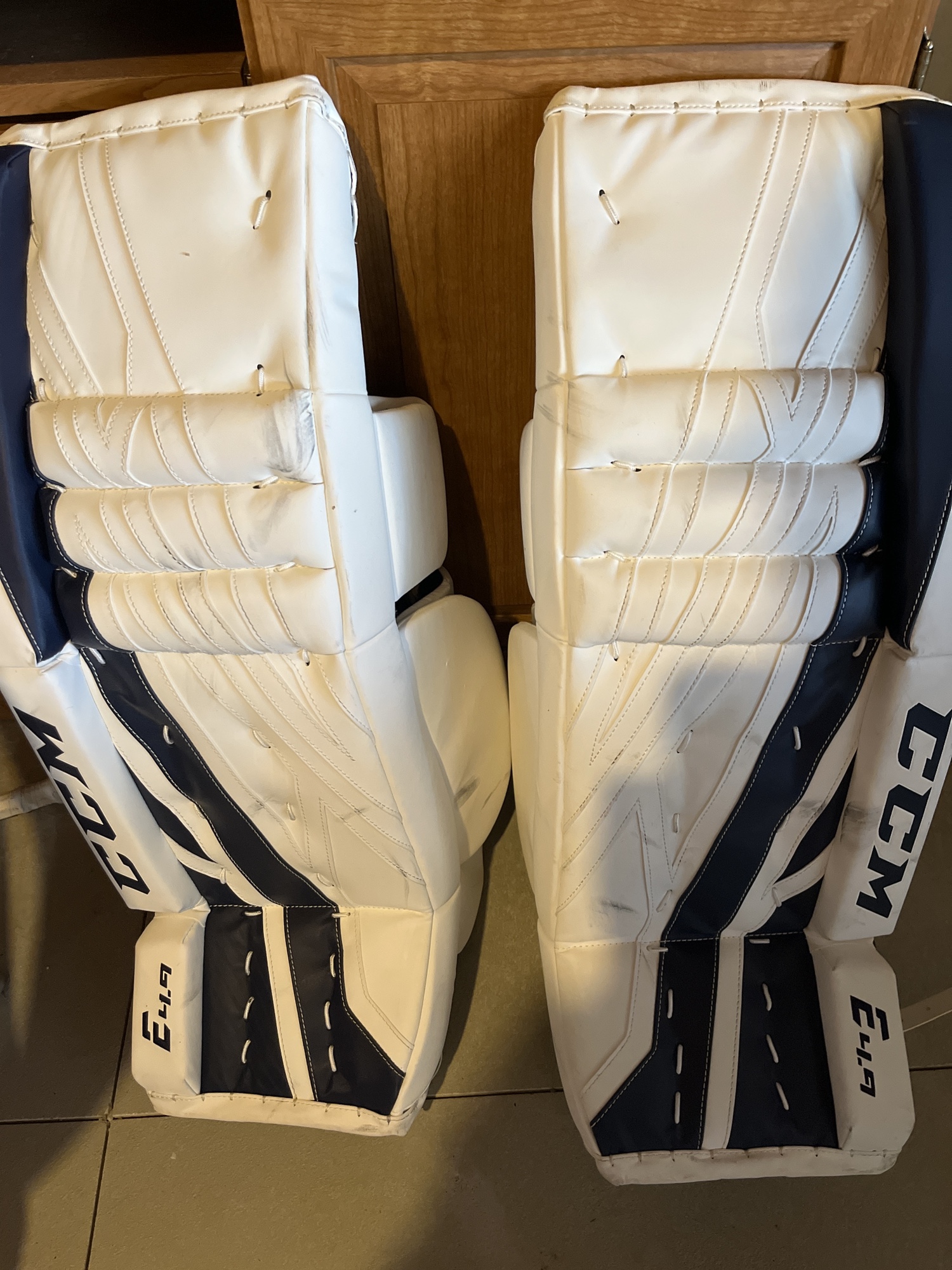 Used 31" CCM Extreme flex 4.9 Goalie Leg Pads