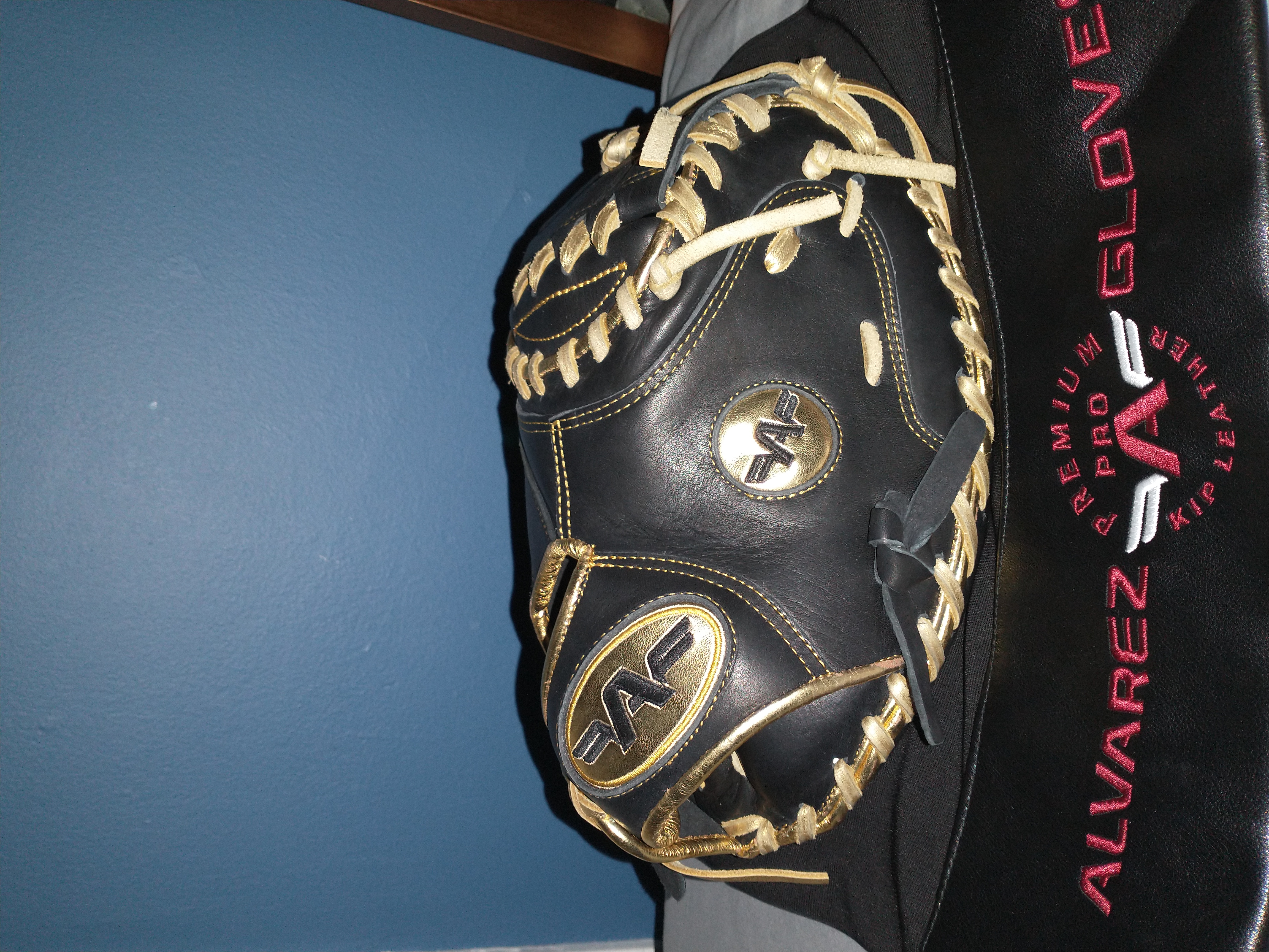 New Right Hand Throw Catcher's Baseball Glove 34"