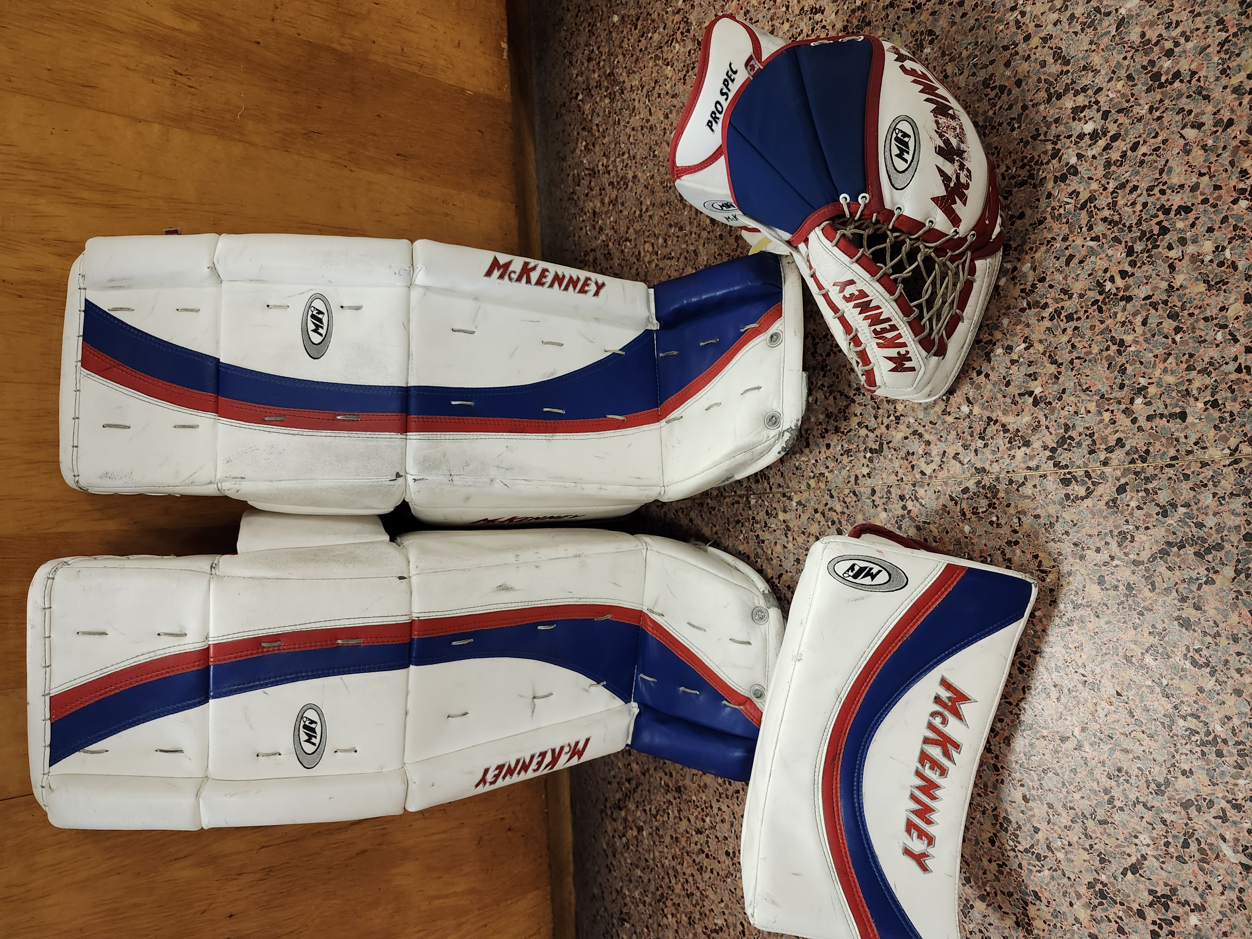 Used 34" Mckenney Regular Goalie Full Set