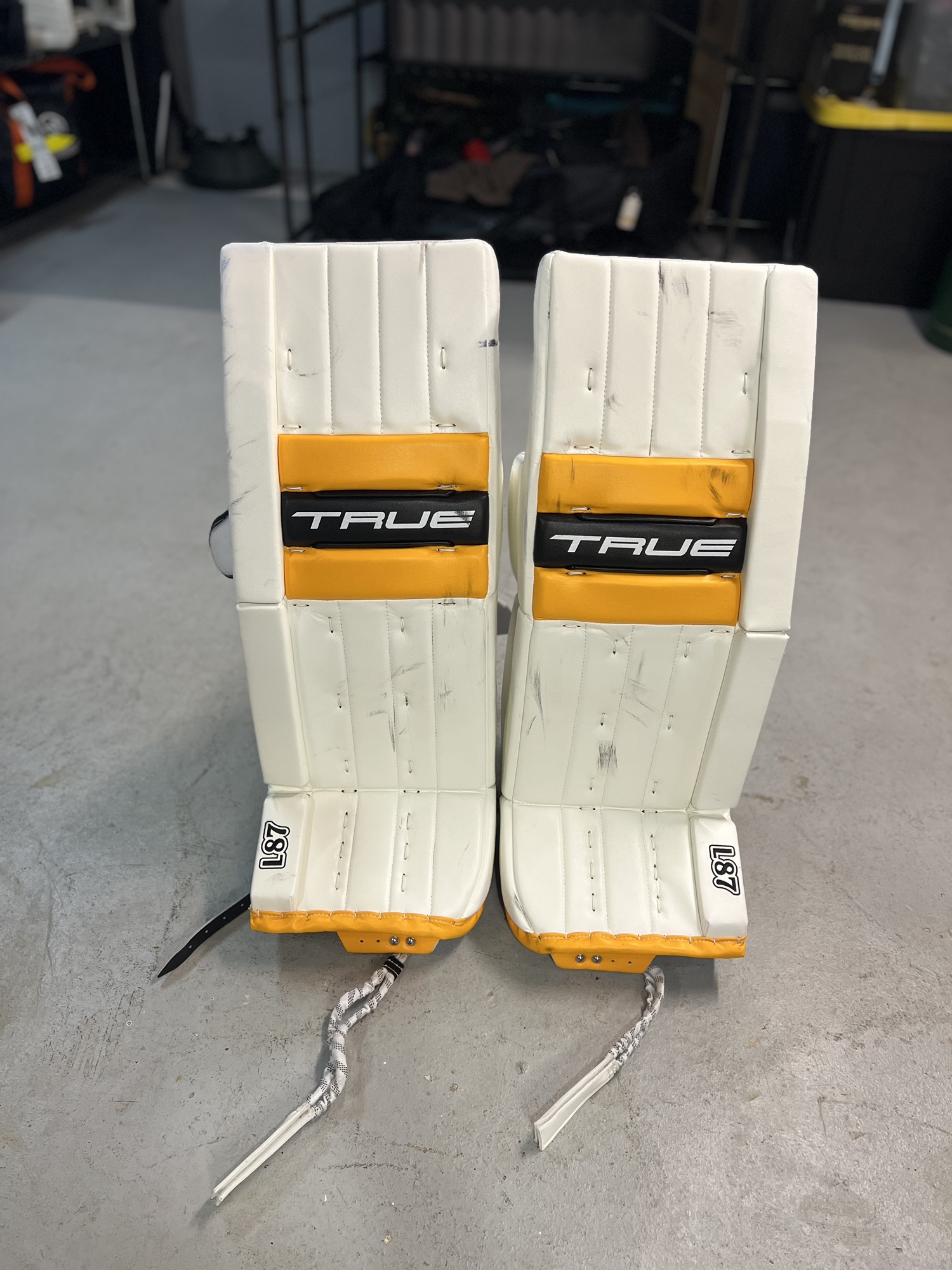 True Catalyst Goalie Pads - Like New!!!