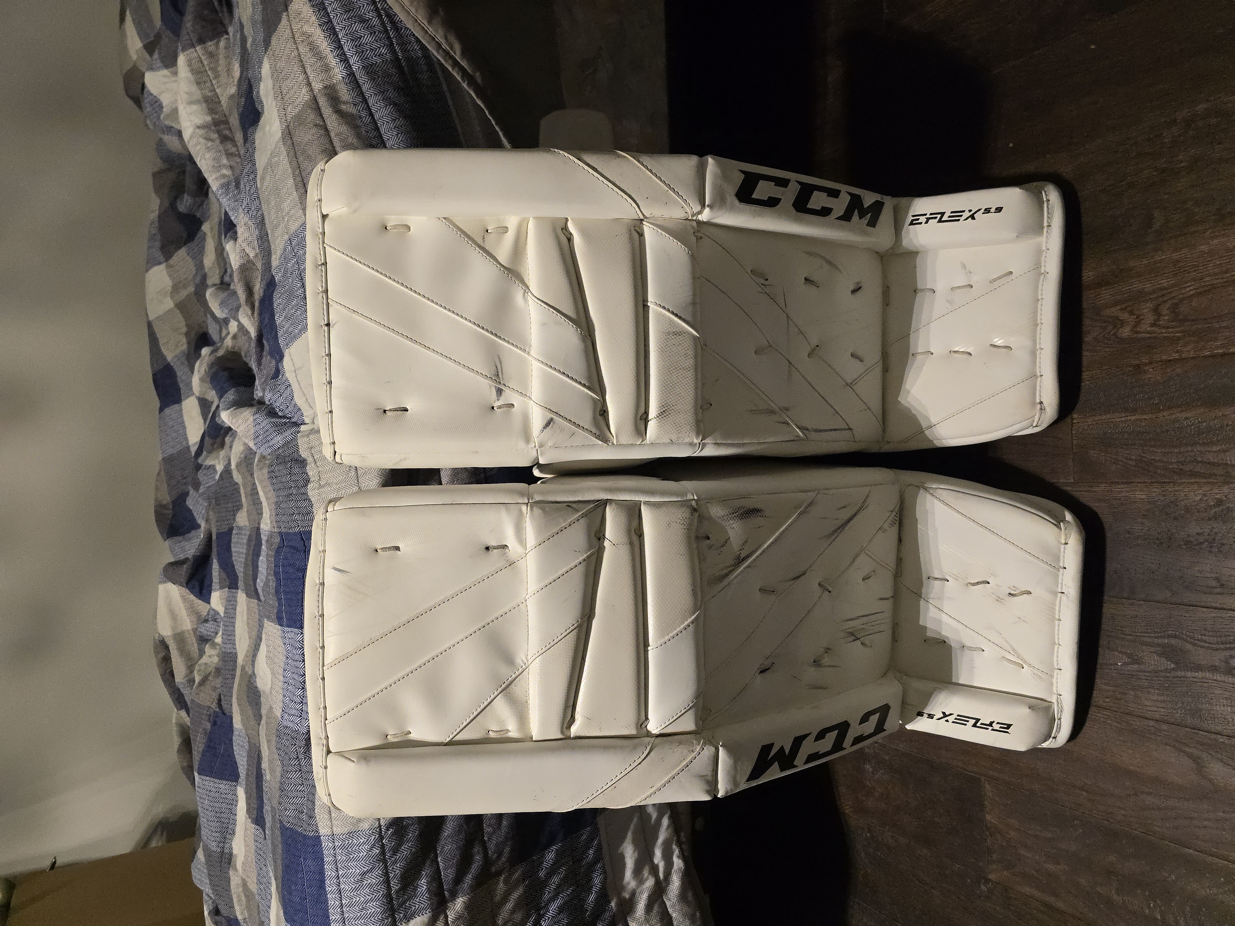 Used 31" CCM Extreme Flex 5.9 Goalie Leg Pads