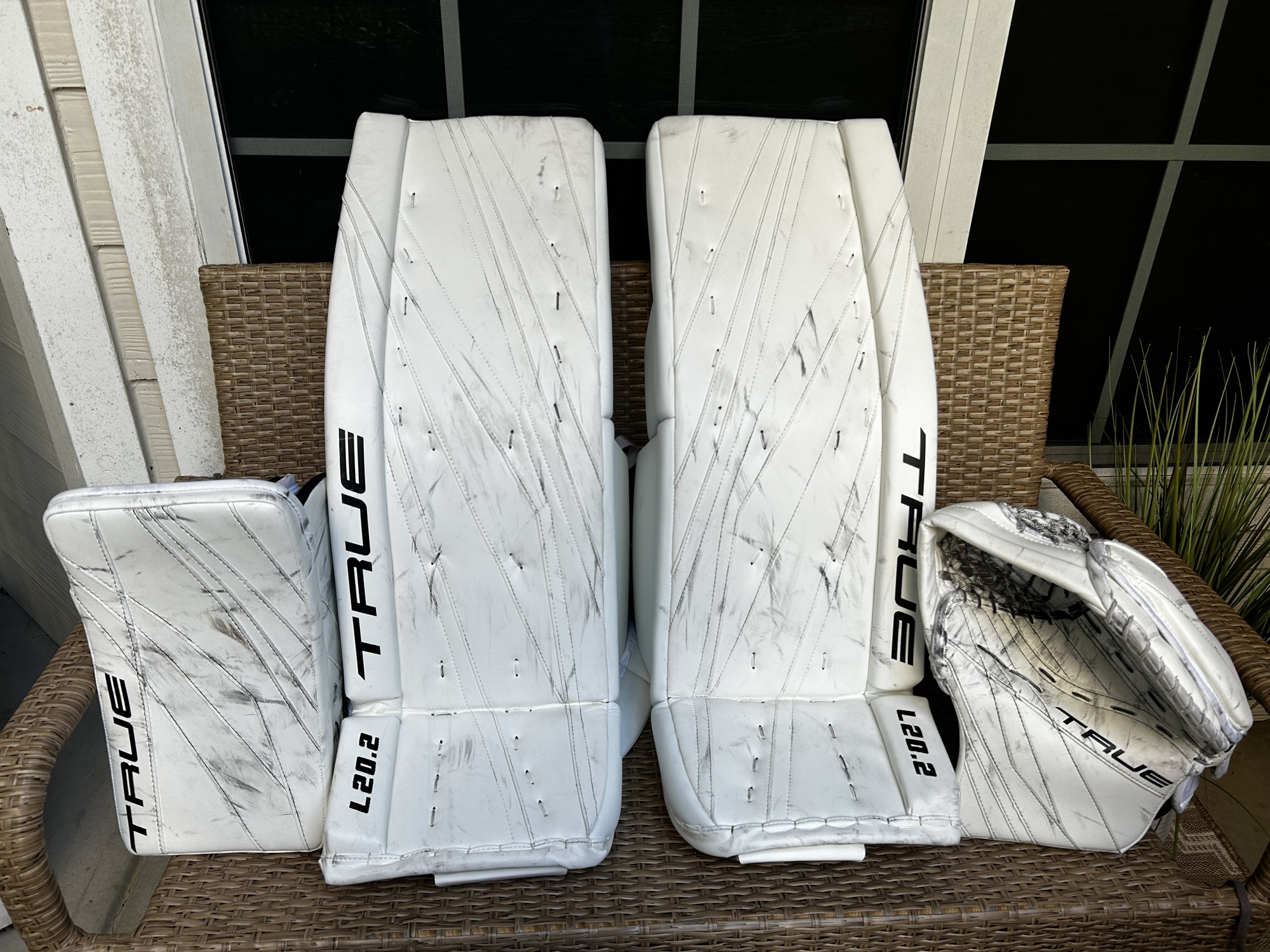 True L20.2 Goalie Full Set 34+2