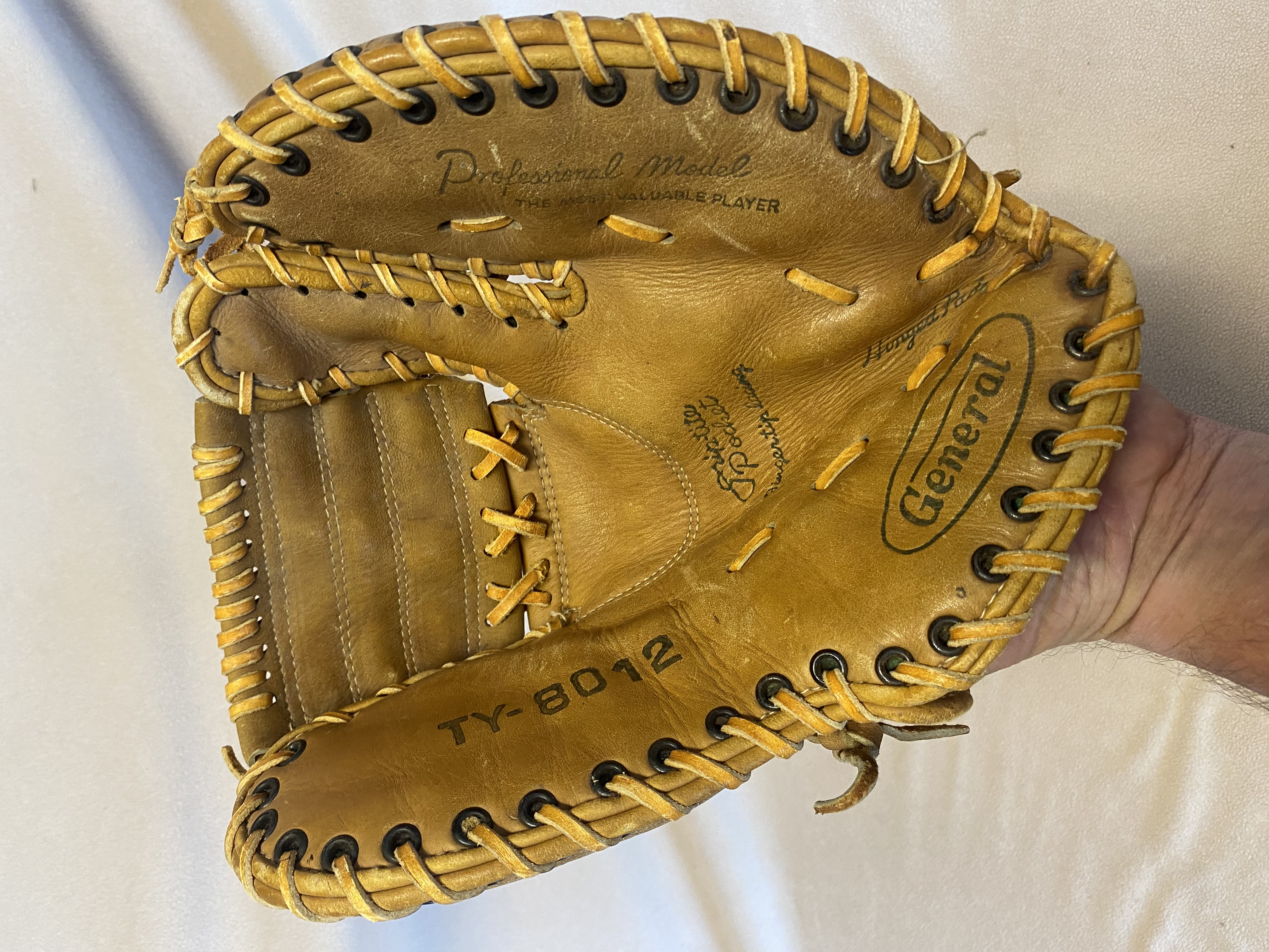 First Base Right Hand Throw General Baseball Glove