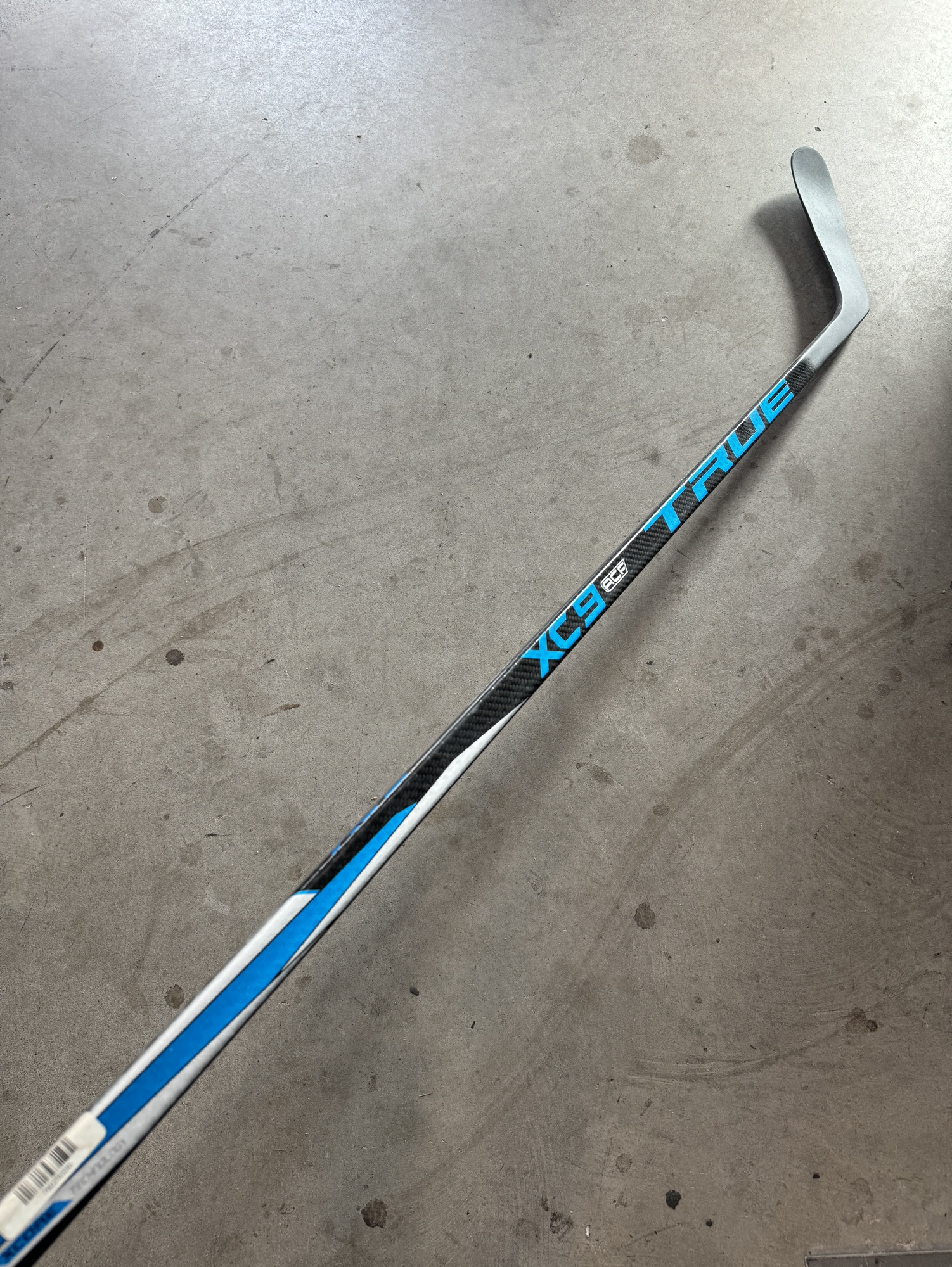 NHL 85 Flex New Senior True Left Hand P29 Pro Stock XC9 ACF Hockey Stick