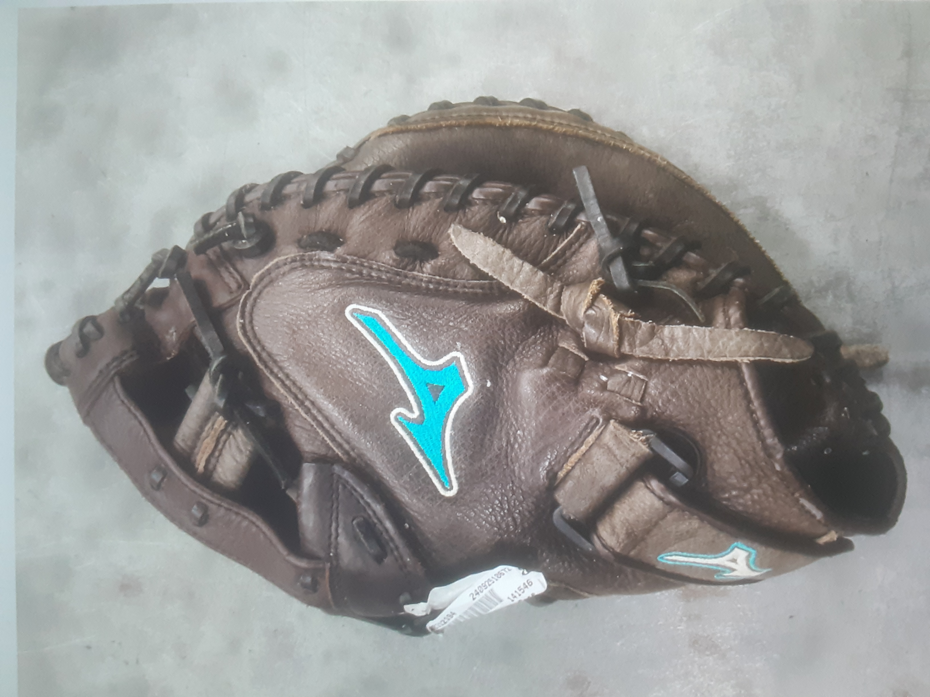 Used Mizuno First Base Right Hand Throw Baseball Glove 13"