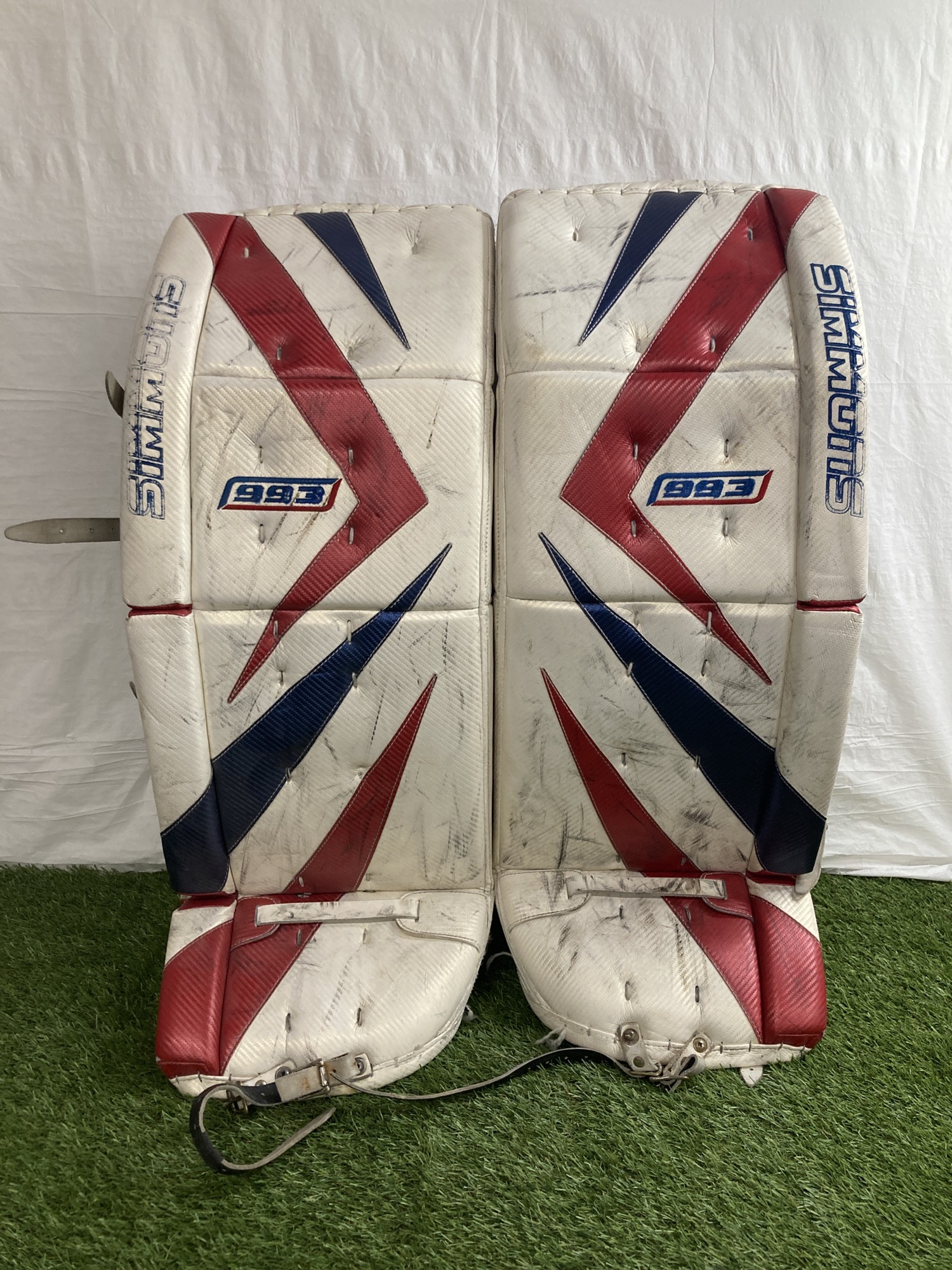 Used 32" Senior Simmons 992 Goalie Leg Pads