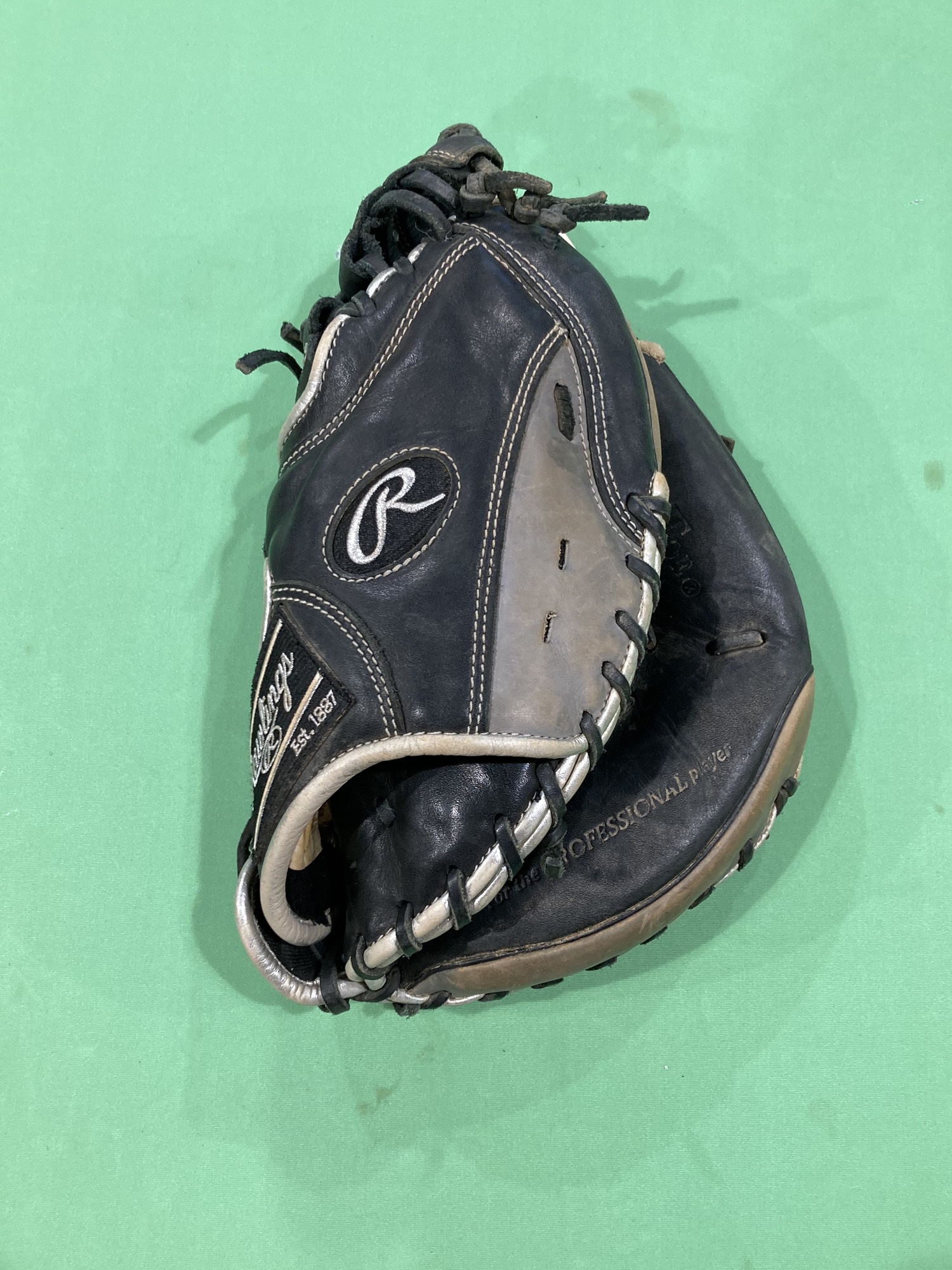 Used Rawlings Encore Right Hand Throw Catcher's Baseball Glove 32"