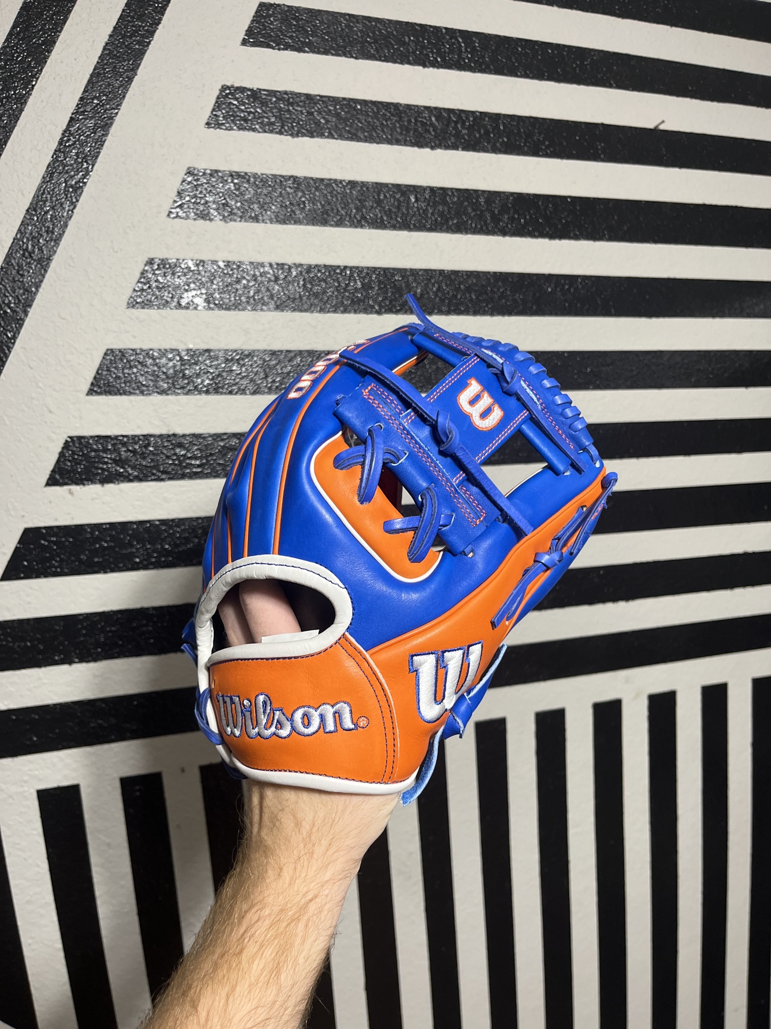 Wilson a2000 1786 11.5 New York limited edition baseball glove