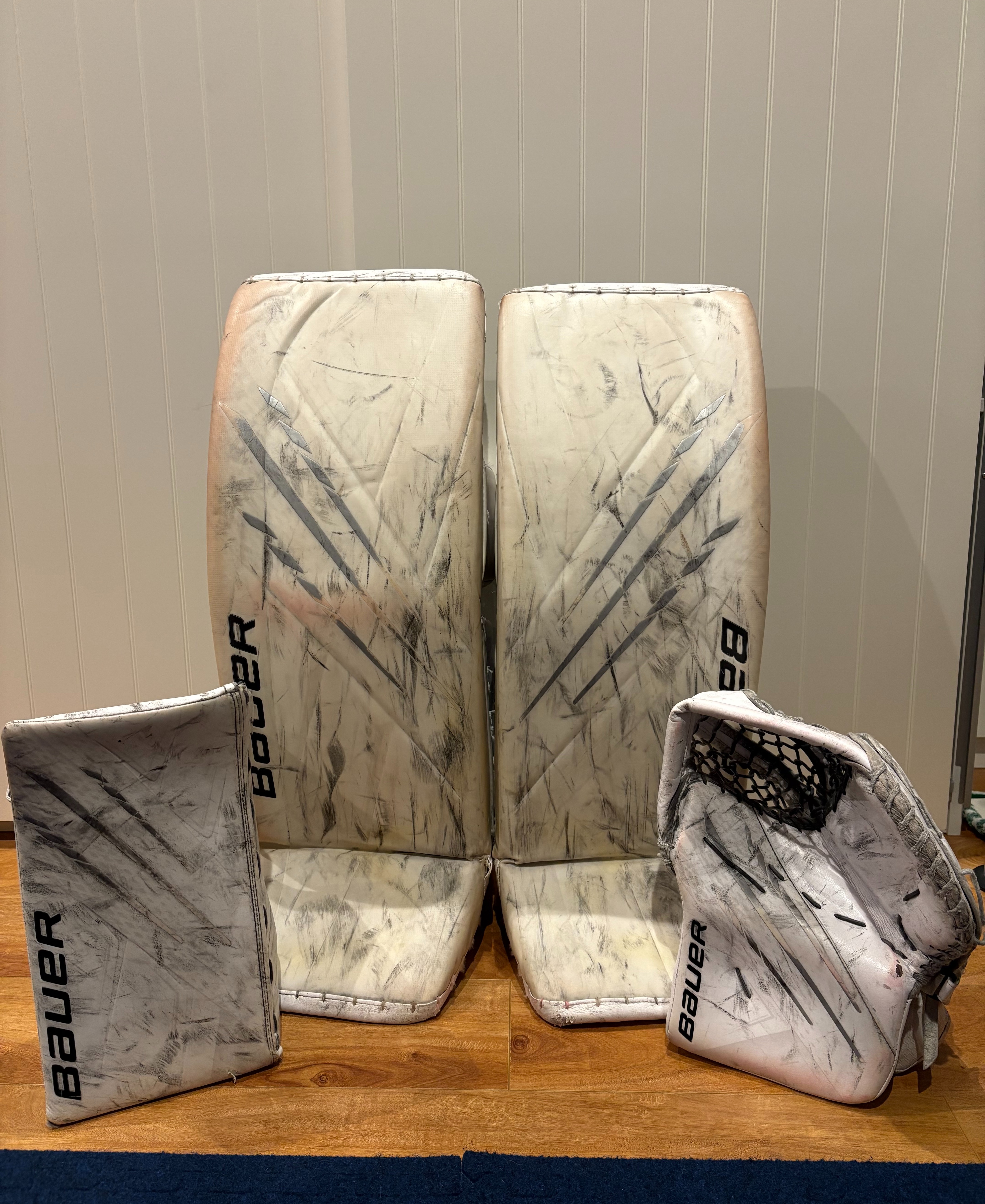 34" Bauer Hyperlite Regular Goalie Full Set (Used)