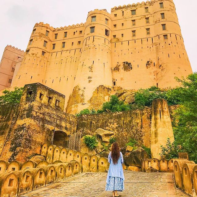 Yesterday I visited a 400 year old fort that has been painstakingly restored into a luxury hotel. I hiked up to the fort, walked through its narrow alleys, lazed around in rooms that once belonged to the royal kings and enjoyed some breathtaking view