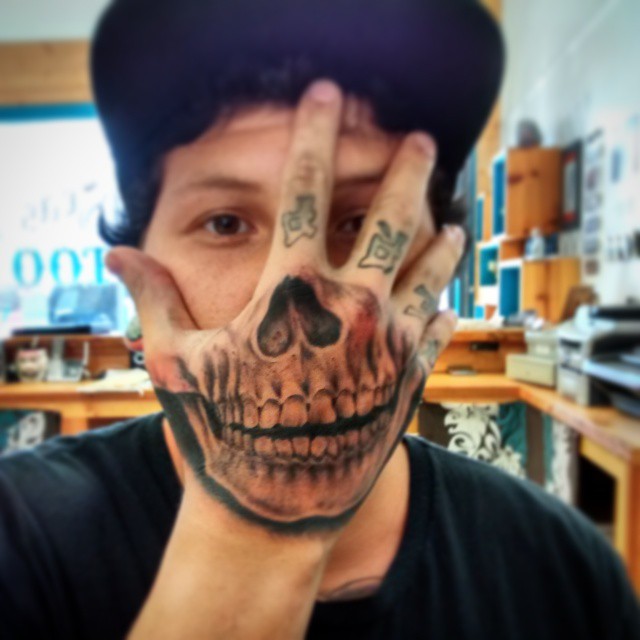 Skull hand