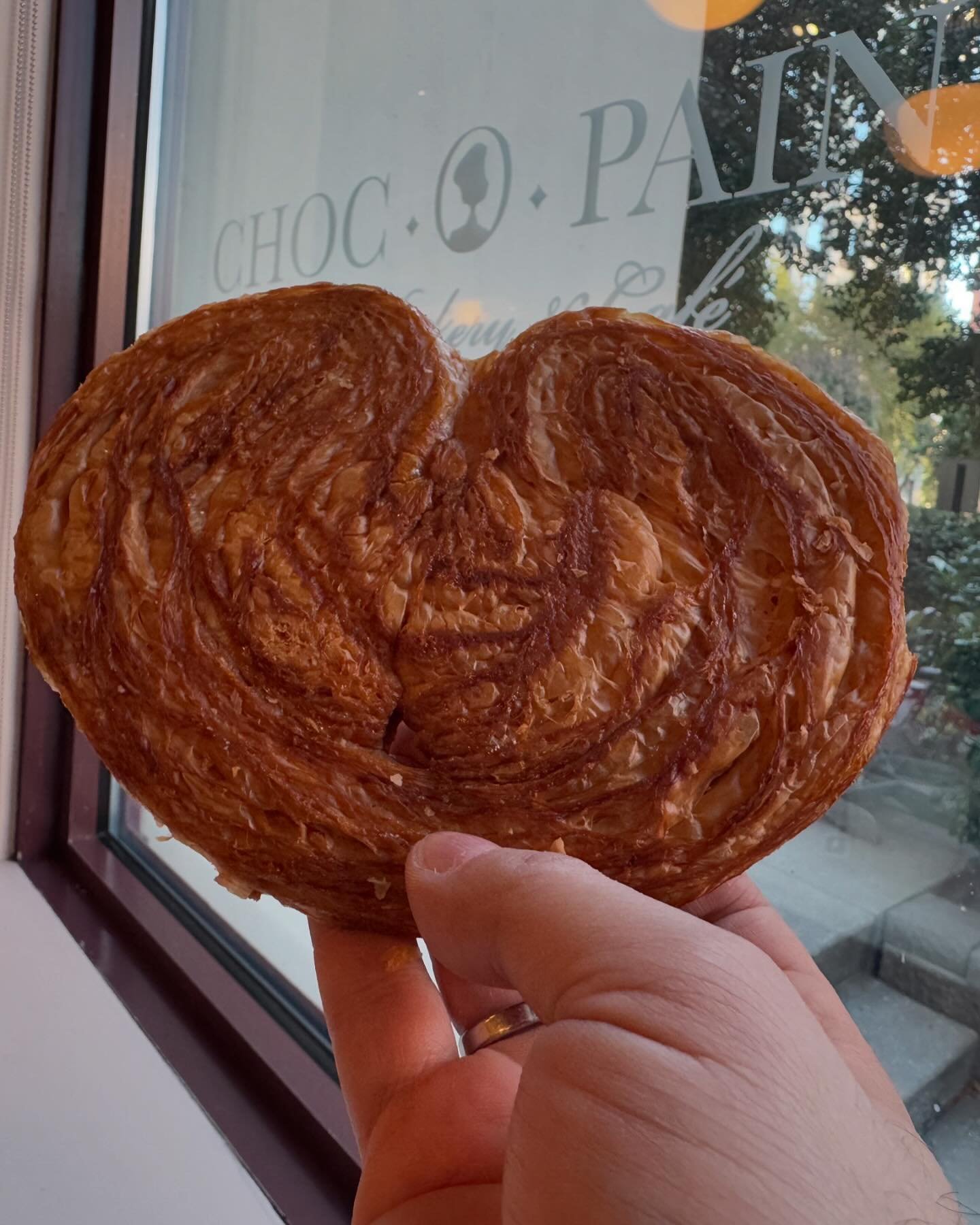 The palmier is back at @chocopainbakery ❤️
.
.
#ijustwanttoeat #hoboken #hobokenfood #food #nycfood #foodporn #foodie #foodblog #foodlove #foodlife #petitdejeuner #breakfast #boulangerie #bakery #frenchfood #frenchbakery #palmier