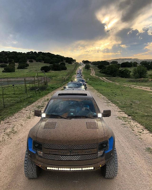 Nice picture @apollo_optics!

Repost - Raptors for days!
.
Safe to say that we had an incredible time at TRR 2018 this year hosted by our friends over at @texasraptorruns!
.
Here&rsquo;s a quick shot of part of the crowd on the Wildlife Tour at Texan