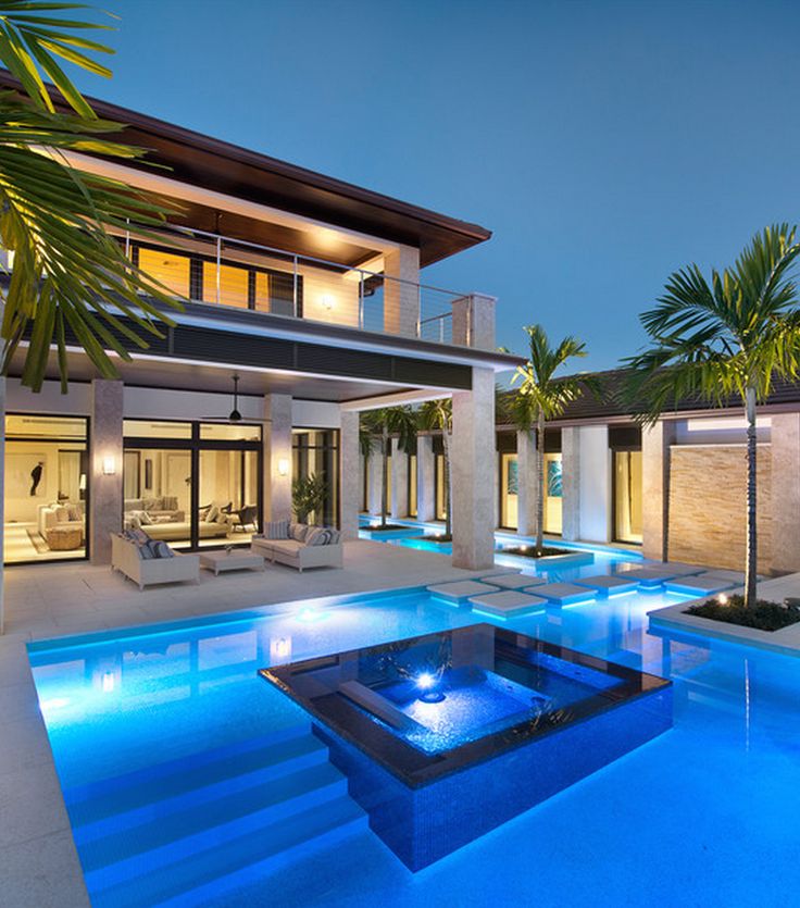 Fancy Modern Backyard