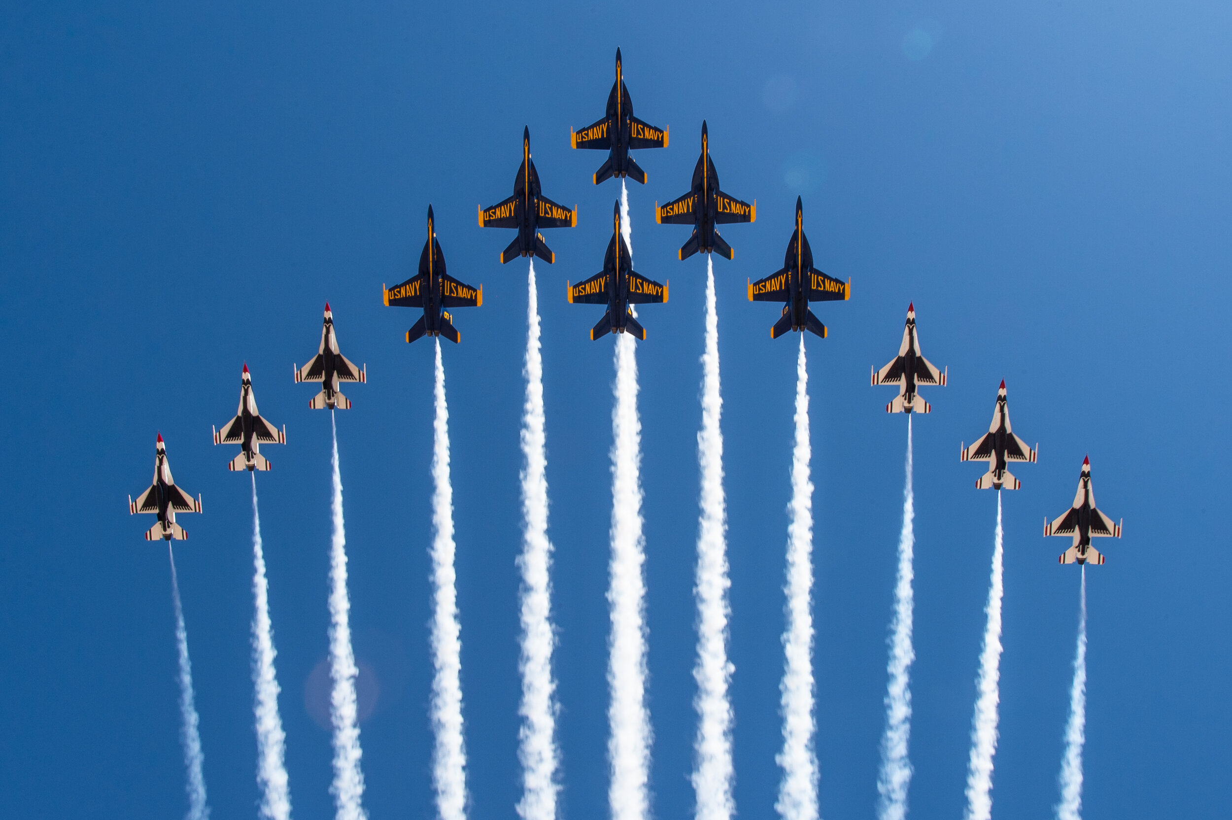 Thunderbirds to Join Blue Angels at KC Air Show for 4th of July Weekend