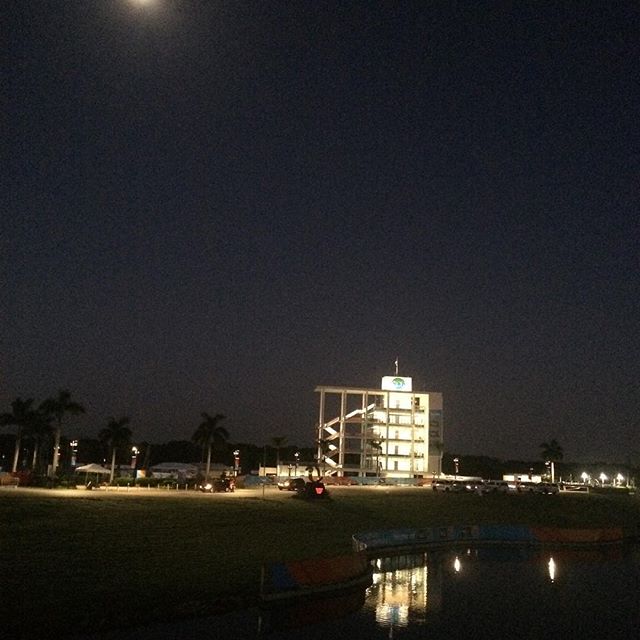 First morning of @wrmr2018 and gorgeous water on the #nathanbendersonpark course! #coxing #coxearlycoxoften #rowing #fisa #usrowing #WRMasters #sarasota2018