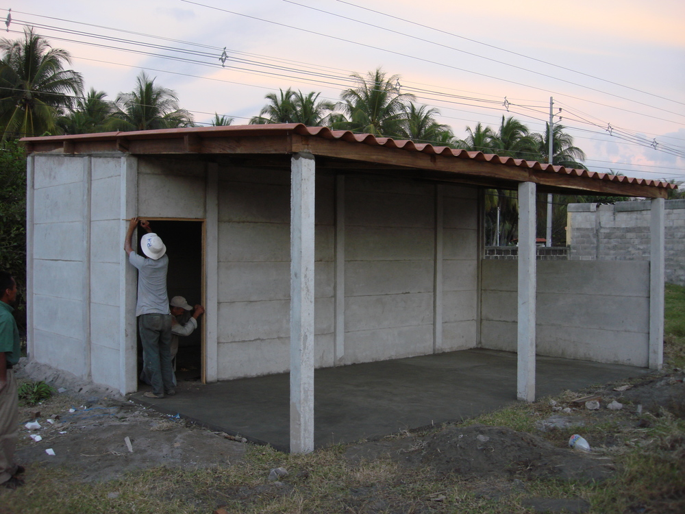 Vivienda mínima — tapiales prefabricados