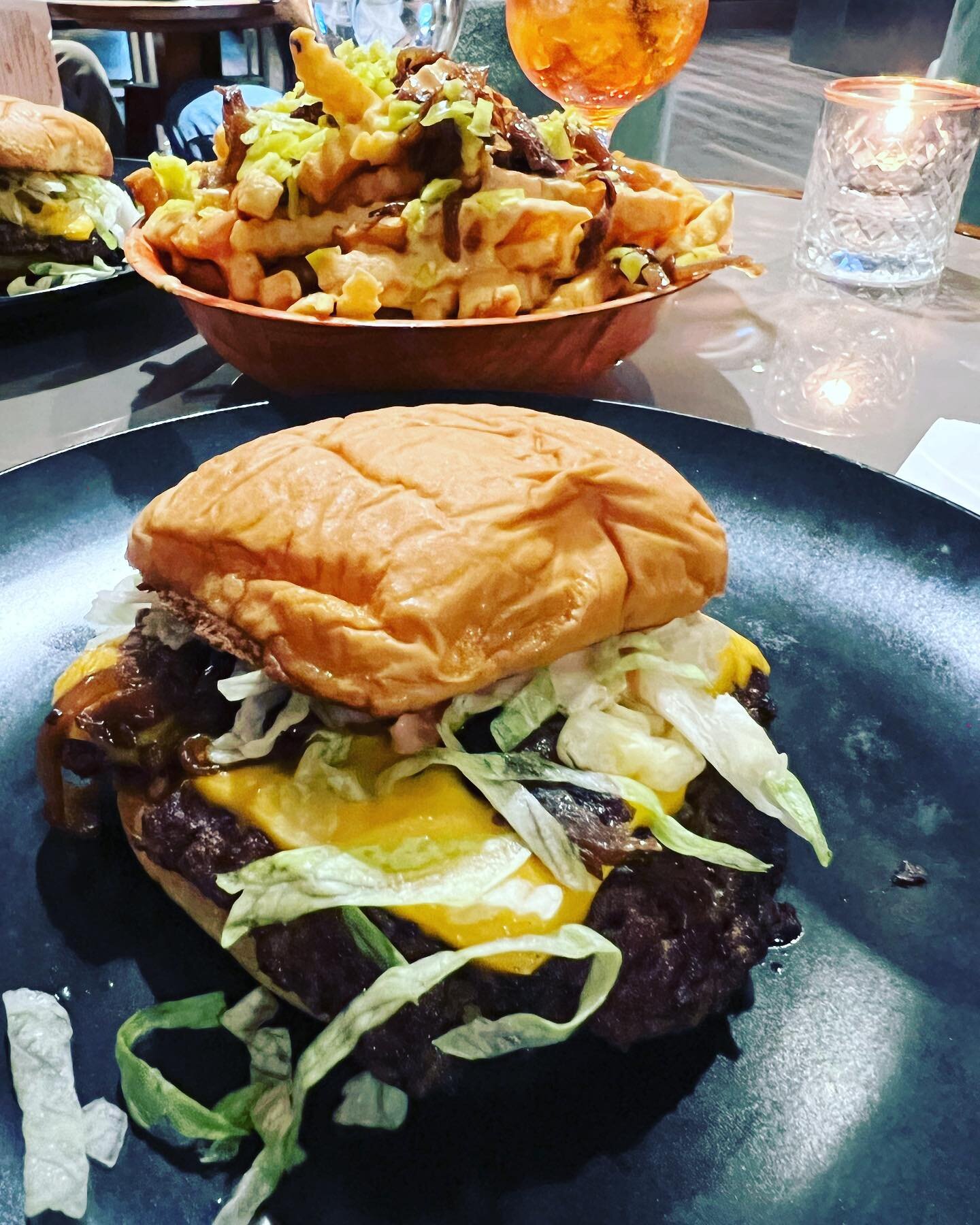 Smash burger and late night fries @the_heyday Great patty, crispy edges. Fries perfect with a cold beer!