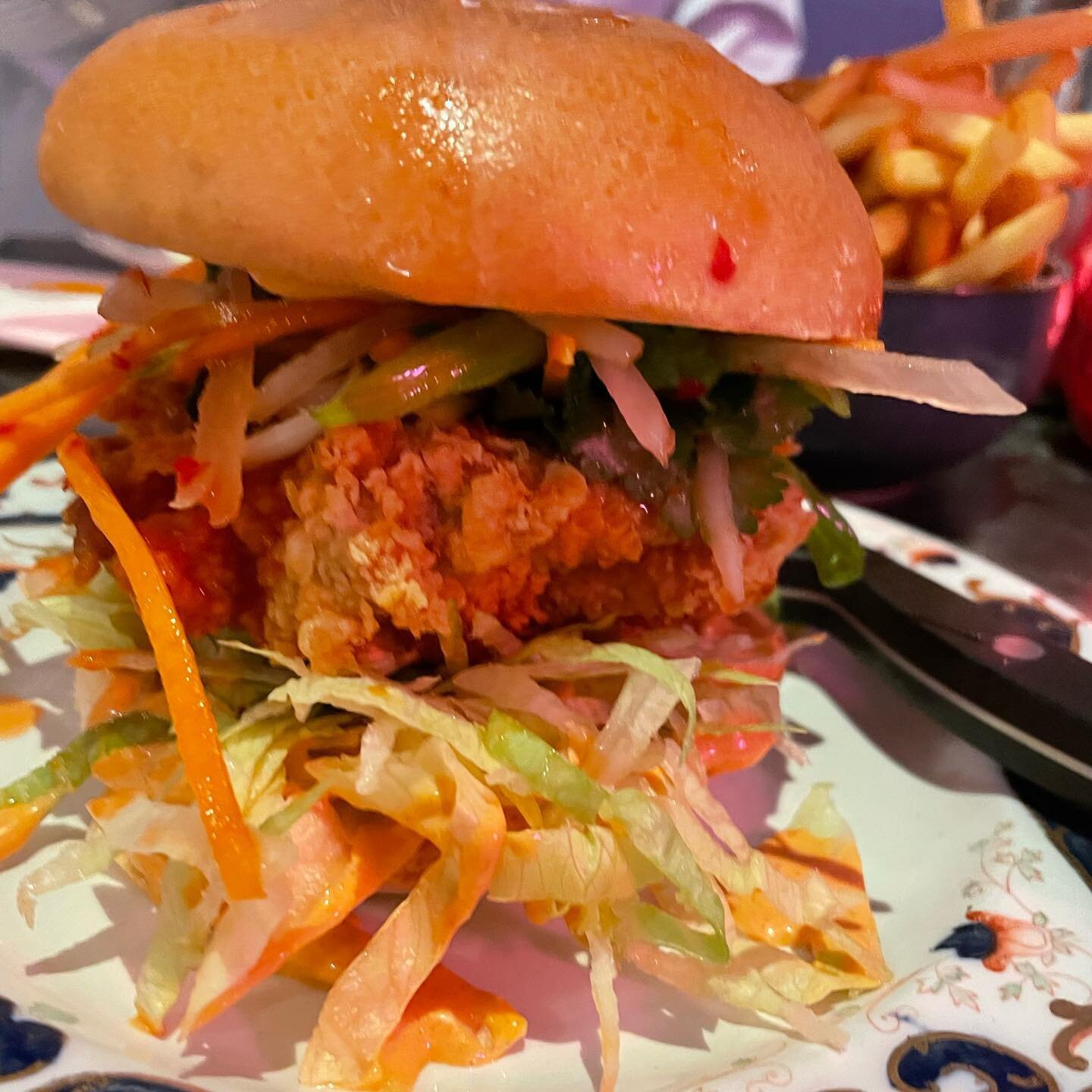 With two things on the menu they had better be good! K-Pop burger, beef fries and the house sour. All very good. @chicknsours #kpopburger #beefdrippingchips #sourscocktail #thefatsteakclub