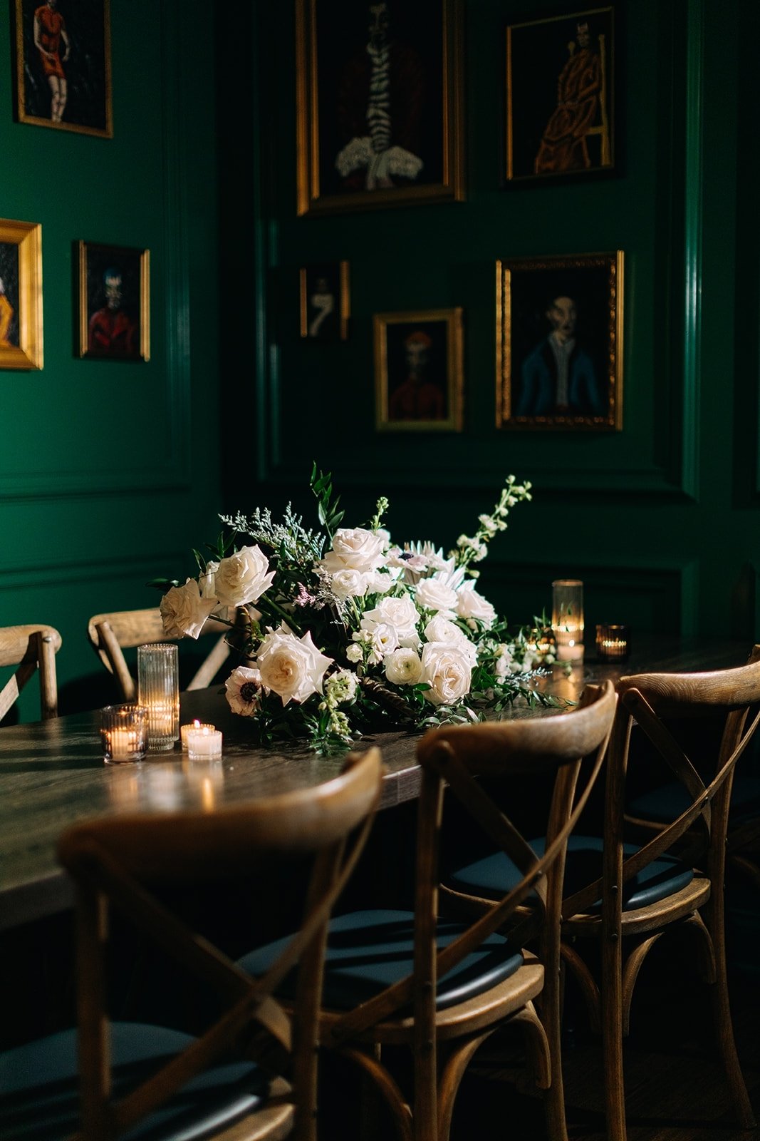 We loved designing floral in this stunning space! Swipe to see all of the texture and layers come together!

Planner: @simplyelegantxo @lmack628 
Floral &amp; decor: @urbanallureevents 
Venue: @bixibeer
Photo: @jessdiazco