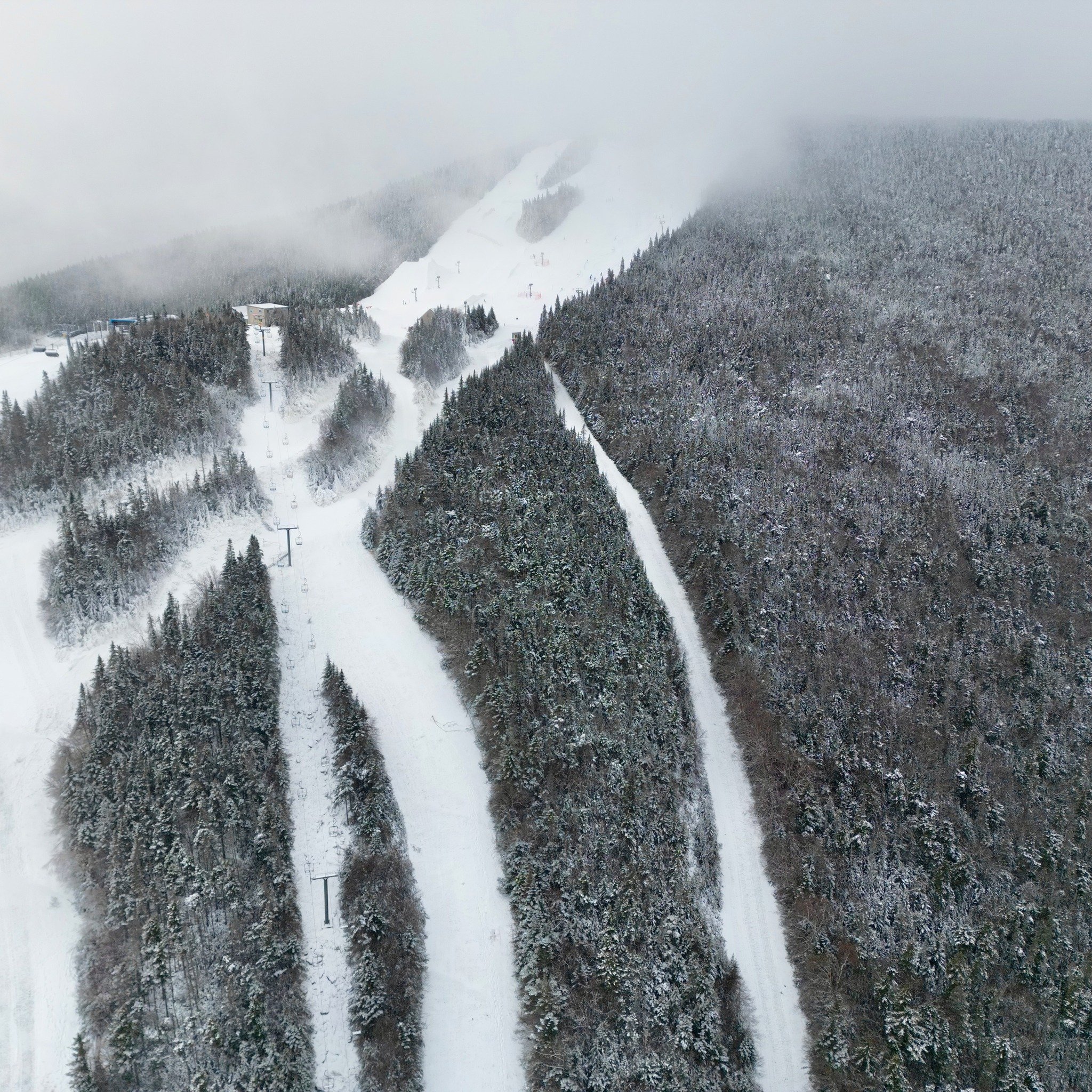 There&rsquo;s a lot to be thankful for as a Watervillian this year, but right now we're preoccupied tracking this winter storm, forecasted to bring 8&ndash;12 inches of snowfall to Waterville Valley over the next 48 hours! 

Among the holiday storm e