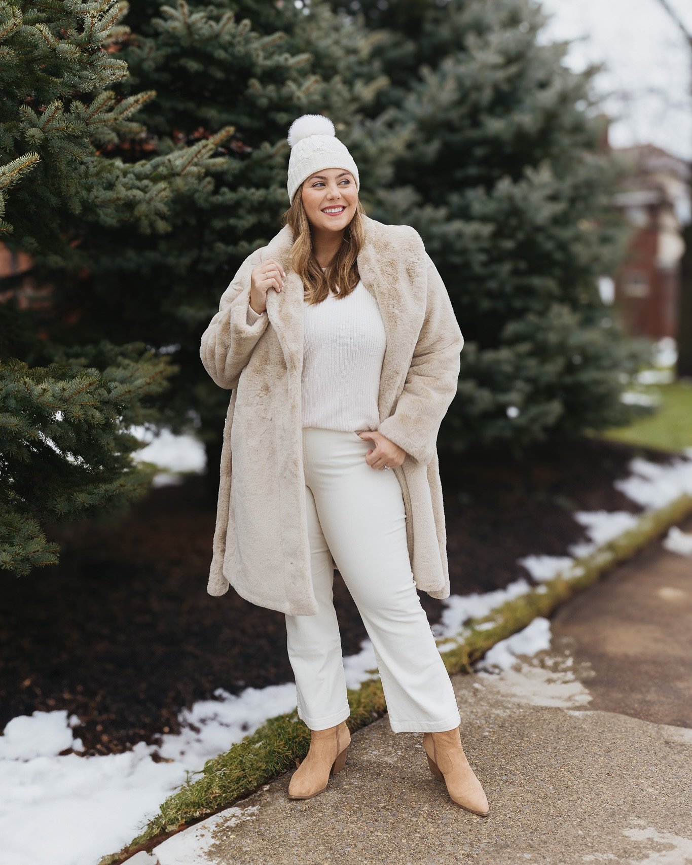 Winter is here, and so is my questionable decision to wear white around a toddler. 🤔❄️ Bold? Maybe. Reckless? Definitely. 👩&zwj;💻✨ Oh, and while we&rsquo;re avoiding sticky fingers, don&rsquo;t forget&mdash;Cyber Week sales are almost gone, just l