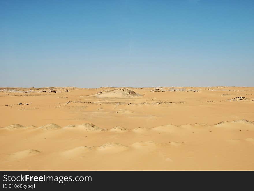 Typical view of the Sahara desert near the border between Egypt and Sudan