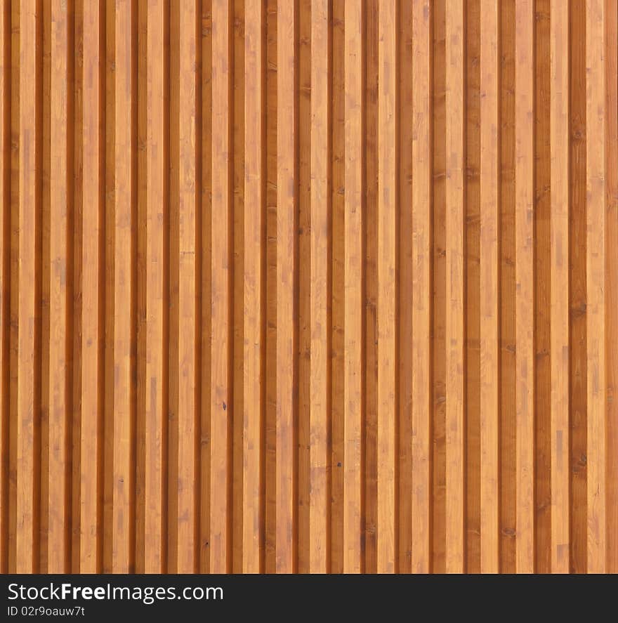 Wainscot with parallel vertical elements