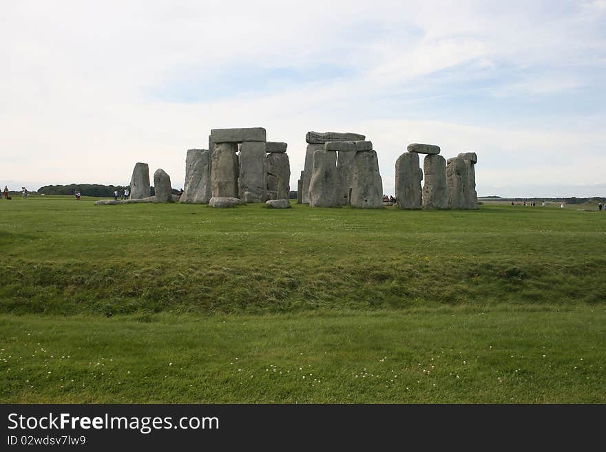 England, Stonehenge, Amesbury, Wiltshire, Bronze Age monument, prehistoric monument, Neolithic, Archaeologist, UNESCO, World Heritage Stonehenge is a prehistoric monument located in the English county of Wiltshire, about 3.2 kilometres (2.0 mi) west of Amesbury and 13 kilometres (8.1 mi) north of Salisbury. One of the most famous sites in the world, Stonehenge is composed of earthworks surroundi. England, Stonehenge, Amesbury, Wiltshire, Bronze Age monument, prehistoric monument, Neolithic, Archaeologist, UNESCO, World Heritage Stonehenge is a prehistoric monument located in the English county of Wiltshire, about 3.2 kilometres (2.0 mi) west of Amesbury and 13 kilometres (8.1 mi) north of Salisbury. One of the most famous sites in the world, Stonehenge is composed of earthworks surroundi