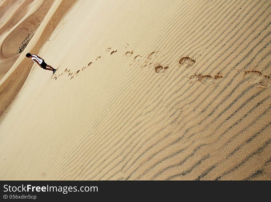 A girl lost in the desert