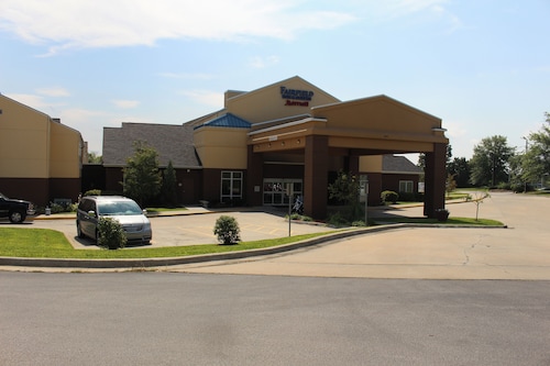 Great Place to stay Fairfield Inn & Suites by Marriott Kansas City Liberty near Kansas City 