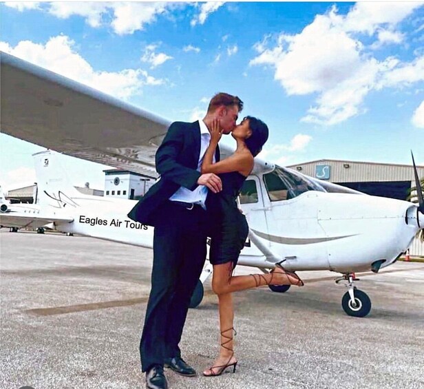 Picture 1 for Activity Miami: Romantic 1-Hour Private Flight Tour with Champagne