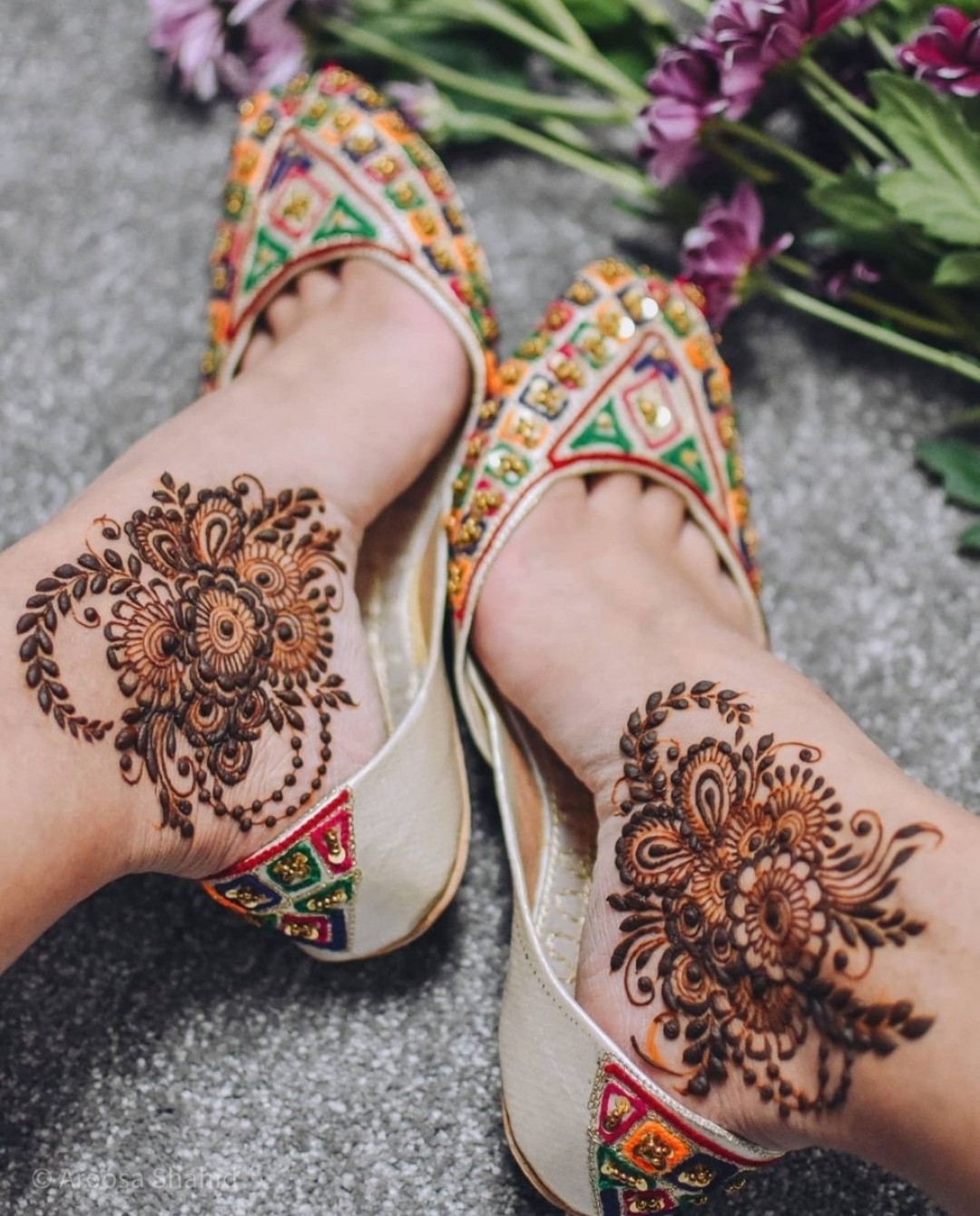 20 Minimalistic Mehndi Designs For Your Feet | WedMeGood