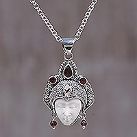 Garnet pendant necklace, Queen of Sumatra