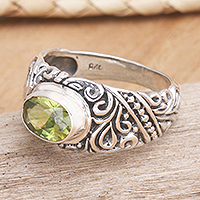 Peridot solitaire ring, Java Legacy