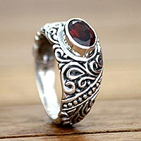 Garnet solitaire ring, Java Legacy