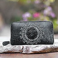 Leather clutch, Padma Center in Onyx