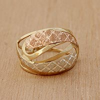 Tri-color gold cocktail ring, Diamond Waves