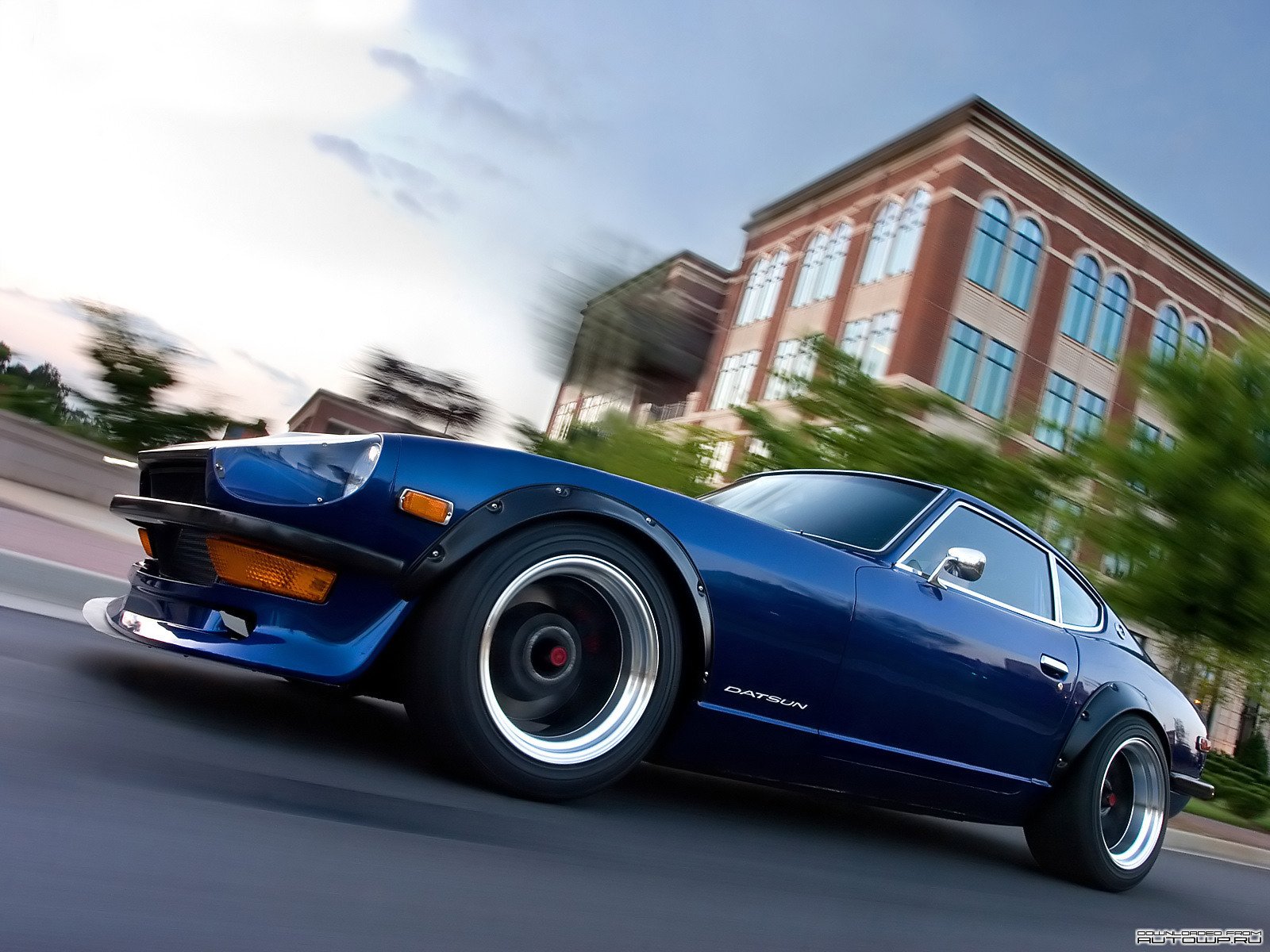 Download JDM Classic Car Nissan Datsun Vehicle Datsun 240Z Wallpaper