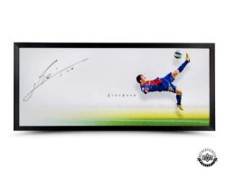 FC BARCELONA -  LIONEL MESSI AUTOGRAPHED FRAME - 