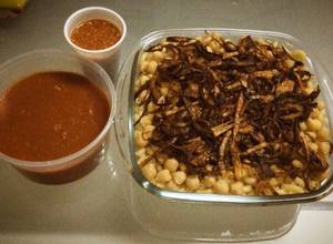 A picture of Egyptian koshari.