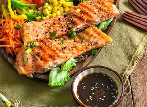 Gambar 🥗🍣 SALMON SALAD with ASIAN GINGER SESAME DRESSING