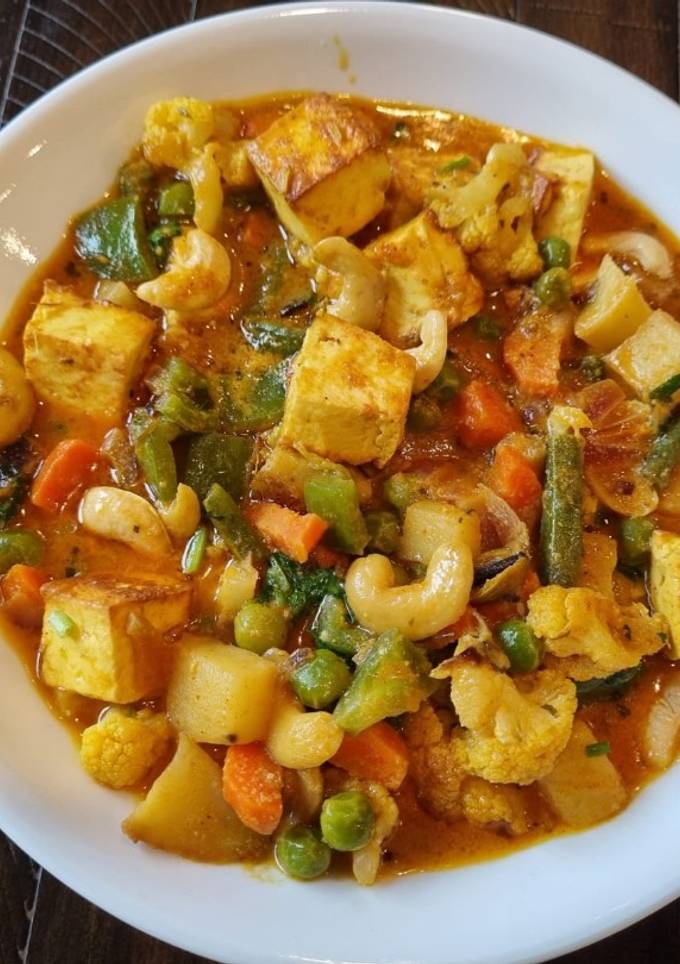 A picture of Tofu Korma with Mixed Vegetables.