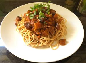 A picture of Easy spaghetti eggplant bolognese.