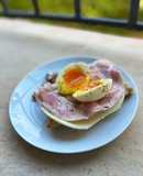 Tostada trufada con huevo poché para desayunar