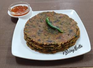 A picture of Bajra Methi-Palak Thepla.