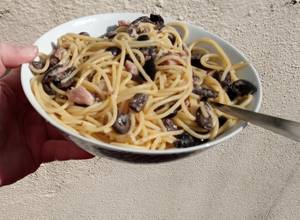 A picture of Sardine & Black Olive Spaghetti.