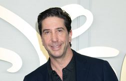 Dans une autre vie, David Schwimmer a joué les huissiers de justice